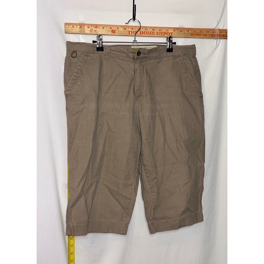 Cabelas Casuals Womens Khaki Capri Pants Size 14 Tan Cotton Twill Cropped Shorts